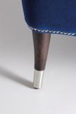CAMELIA dizajnová barová stolička SG s kovovým ukončením masívne nožičky rôzne morenia látka koža