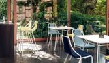 OLA dizajnová kolekcia stoličiek aj barových ohýbaný masív
