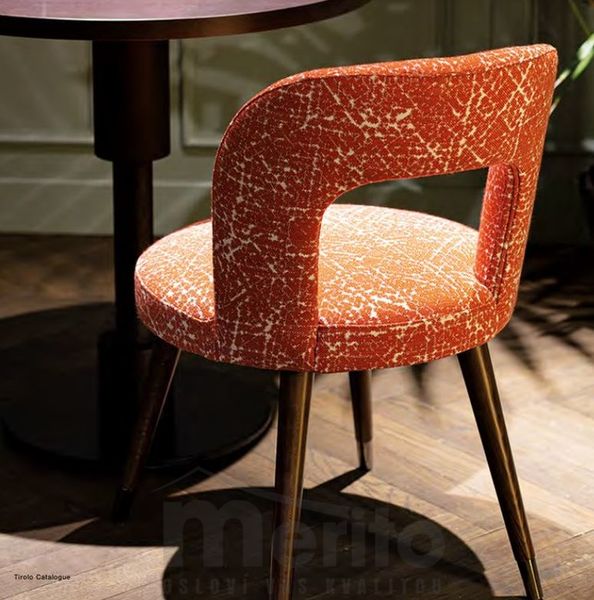 HOLLY dizajnová stolička S masívne nohy